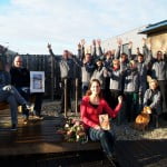 Op de foto Corina Kamp temidden van haar collega’s.