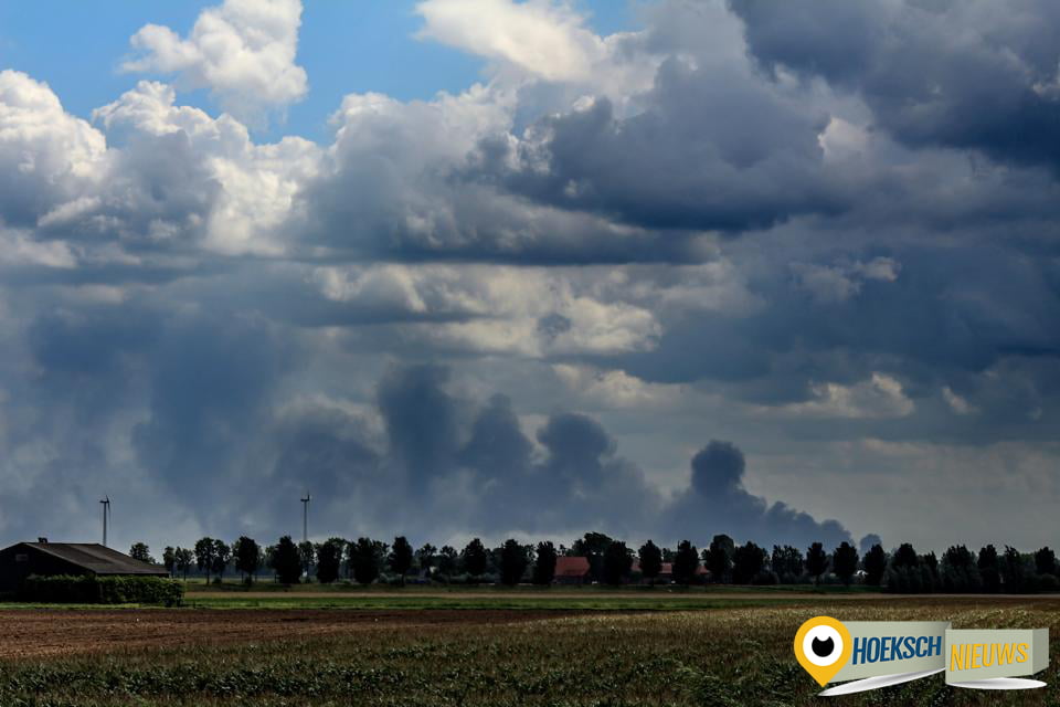 afbetalen zeil Kelder Grote rookwolken brand in Breda te zien in de Hoeksche Waard - Hoeksche  Waard Nieuws