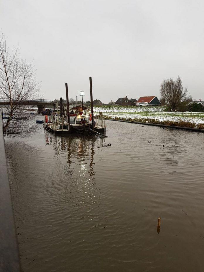 WhatsApp Image 2017-12-13 at 11.35.54(2)