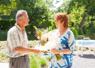 Felicitaties voor de heer Jaap Schelling voor het volbrengen van zijn voettocht van Strijen naar Rome