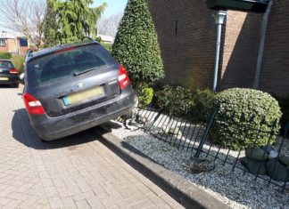 Man neemt de bocht te ruim in de Nieuwestraat in Strijen en is aangehouden met een te hoog alcohol promillage