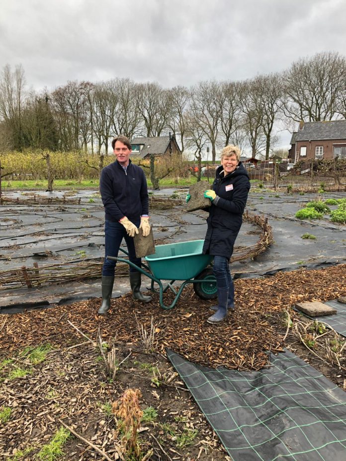Paul Boogaard en Joanne Blaak in Plukhoek Mookhoek