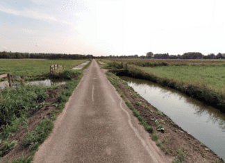 Bovenweg Strijen aan de zijde van de Kievitstraat wordt afgesloten voor gemotoriseerd verkeer met een permanente blokkade