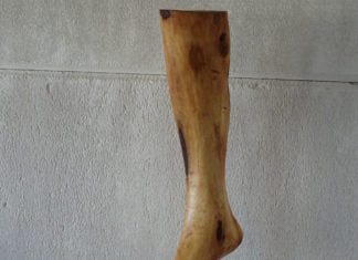 Houtkunstenaar Evert Peelen exposeert in de galerie van Ludiek