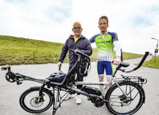 Sponsorfietstocht van Cavent tussen Strijen en Numansdorp voor de Tour du ALS