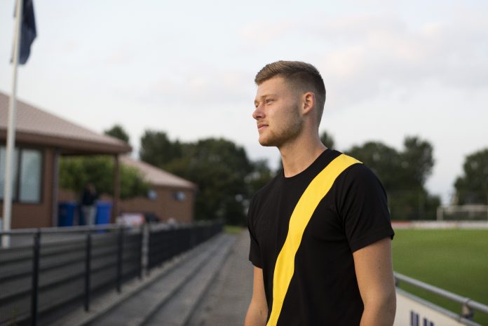 Pride & Loyalty - Classic T-shirt - Geel-zwart - Rik