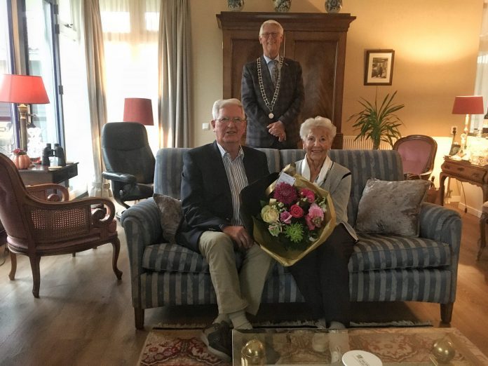 Bruidspaar-Van-der-Sijde-60-jaar-getrouwd-2048x1536