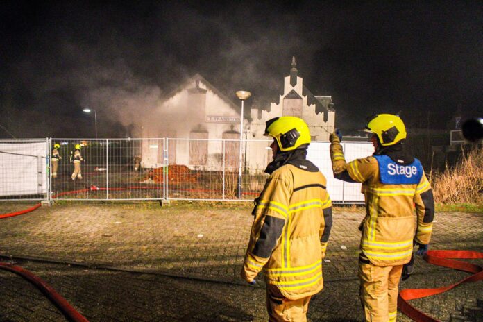 62F079C9-2E05-42F4-811E-88D2D71C0B7A