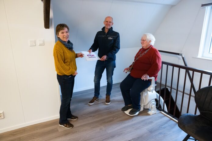 3B493F82-651F-4221-841B-98B024D012EA