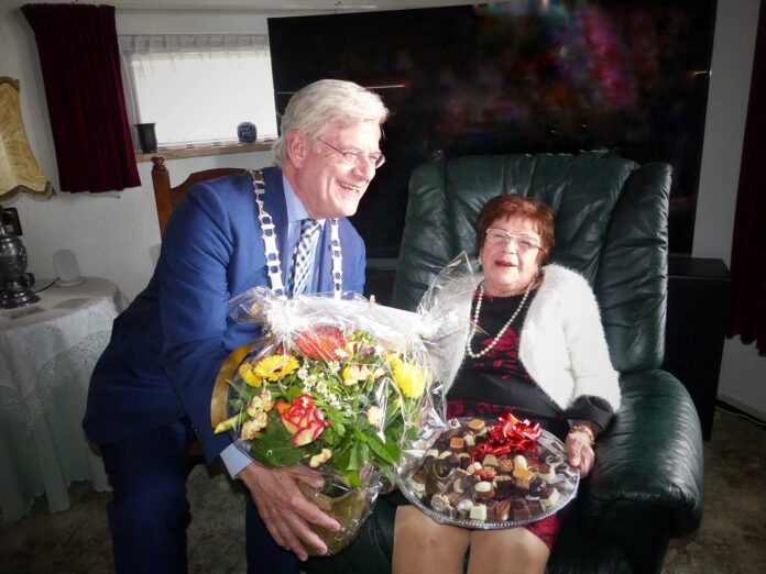 D15D9CD8-BB2B-4C85-94E3-90625A4181A6