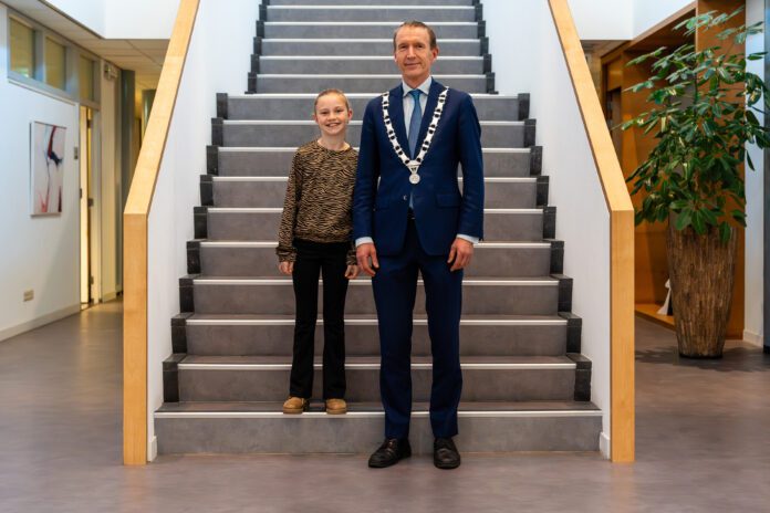 Babette Siebrecht met burgmeester Van Heijningen