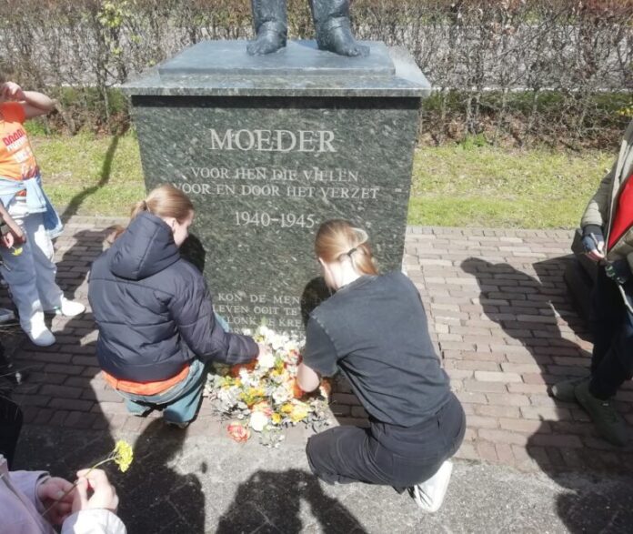 Moeder2024-6-768x648-1