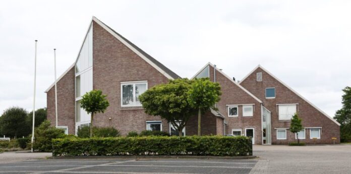 Voormalig-gemeentehuis-Numansdorp-768x381-1