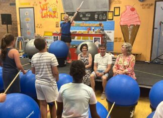 Meester Bert en juf Marianne van de Parel vieren 40 jaar in het onderwijs – afscheid voor juf Margret