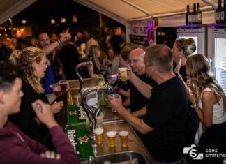 Oranjevereniging Strijen viert 100-jarig jubileum met feestdag op het Stockholmplein