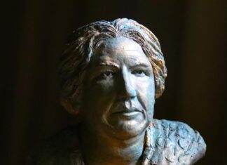 Beeld Suze Groeneweg krijgt een permanente plaats in Strijens museum