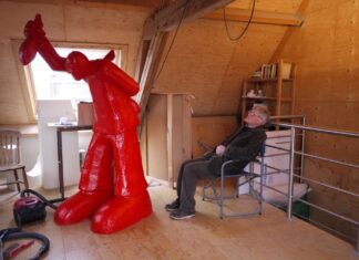 Aris Roskam exposeert bij de buren in Strijens museum