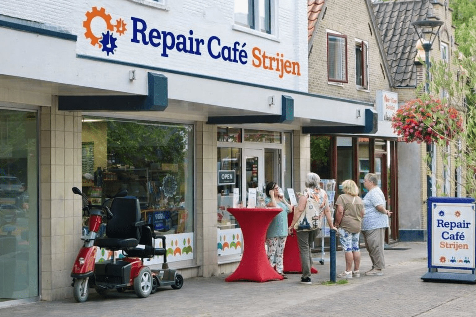 Repair Café Strijen geopend tijdens Strijense Herfstmarkt