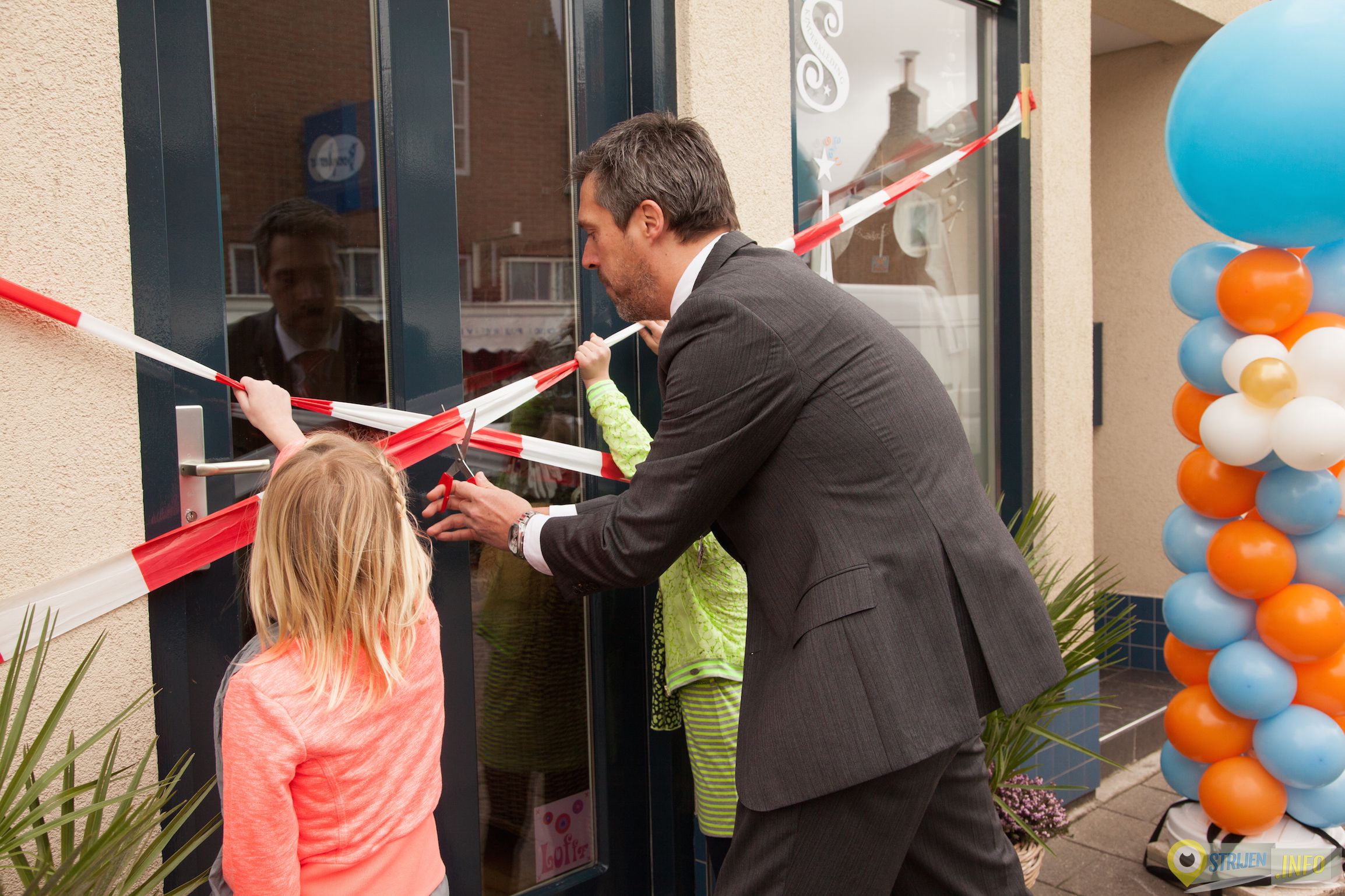 Opening-Siss-kinderkleding-in-Strijen-Woensdag-4-maart-2015-Foto-Mary-Romijn-Fotografie